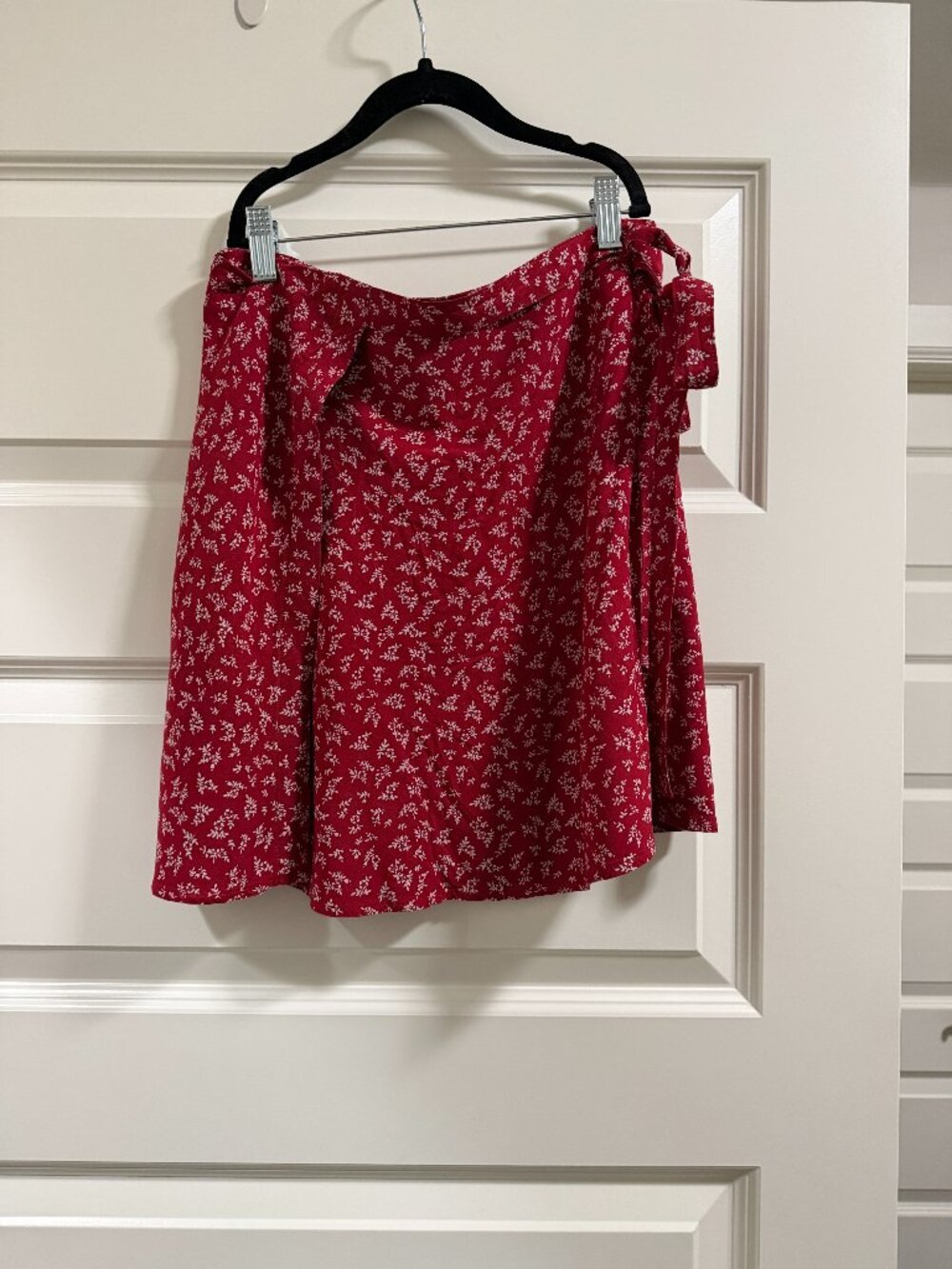 John Galt Brandy Melville Burgundy Floral Wrap Mini Skirt MD112-Z129 One Size